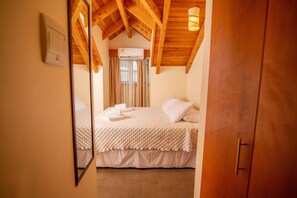 Basic Double Room | In-room safe, desk, free WiFi, bed sheets