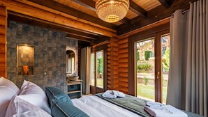 Deluxe Villa | Frette Italian sheets, premium bedding, down comforters - Evritos Villas & Suites with Pool (Karpenisi)