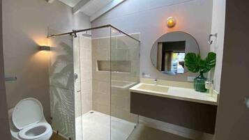 Shower, free toiletries, hair dryer, towels
