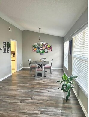 Dining - Beautiful Home in Sun n Lake (Sebring)