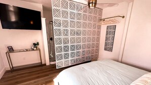 1 chambre, bureau, fer et planche à repasser, Wi-Fi