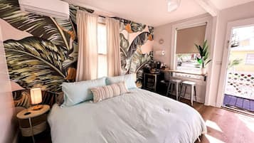 1 habitación, escritorio, tabla de planchar con plancha y wifi