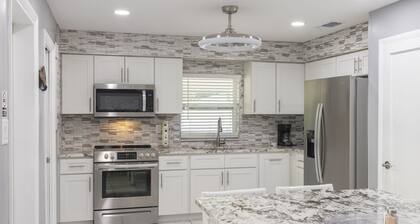 Newly remodeled! Super Clean, Great location, Family Size, 7 mins Raymond James
