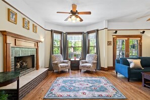 Smart TV, fireplace, computer monitors