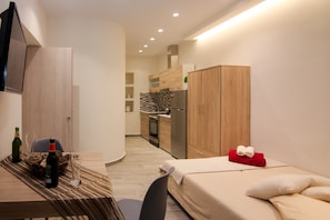 City Studio | Soundproofing, iron/ironing board, free WiFi - Contemporary Studios Old Port (Corfu)
