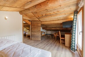 5 chambres, fer et planche à repasser, lit parapluie, Wi-Fi gratuit