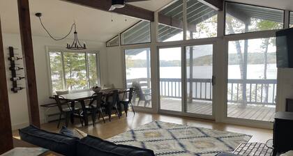Beautiful Lakefront home - perfect getaway for every season!