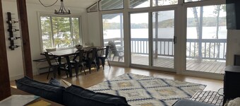 Beautiful Lakefront home - perfect getaway for every season!