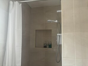 Apartment | Bathroom | Shower, hair dryer, towels - Carratraw Chalet, Self Catering Accomodation (Cavan)