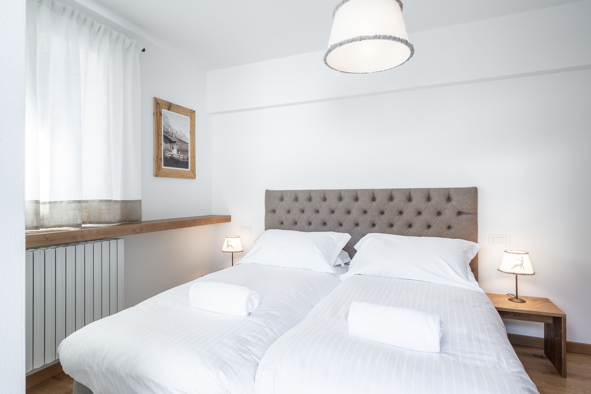 Schreibtisch, schallisolierte Zimmer, kostenlose Babybetten