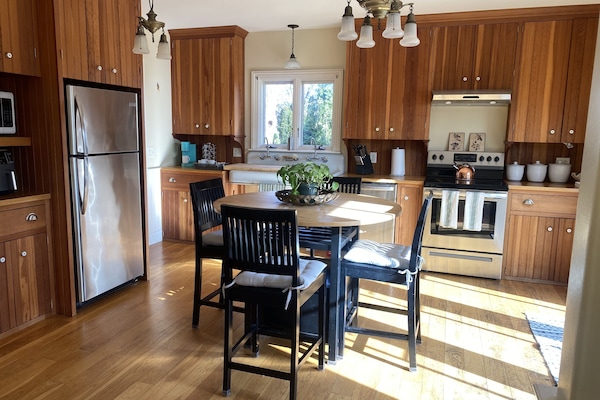 Beautiful sunny kitchen