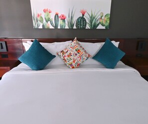 1 bedroom, WiFi - Stylish Studio w/ Kitchen, Wi-Fi & Rooftop Pool Access! (Puerto Vallarta)