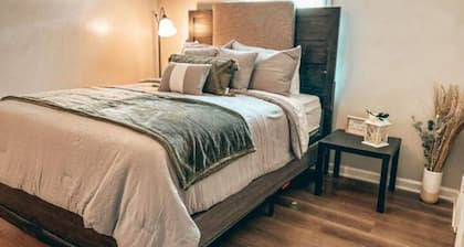 Cozy Cedartown Retreat