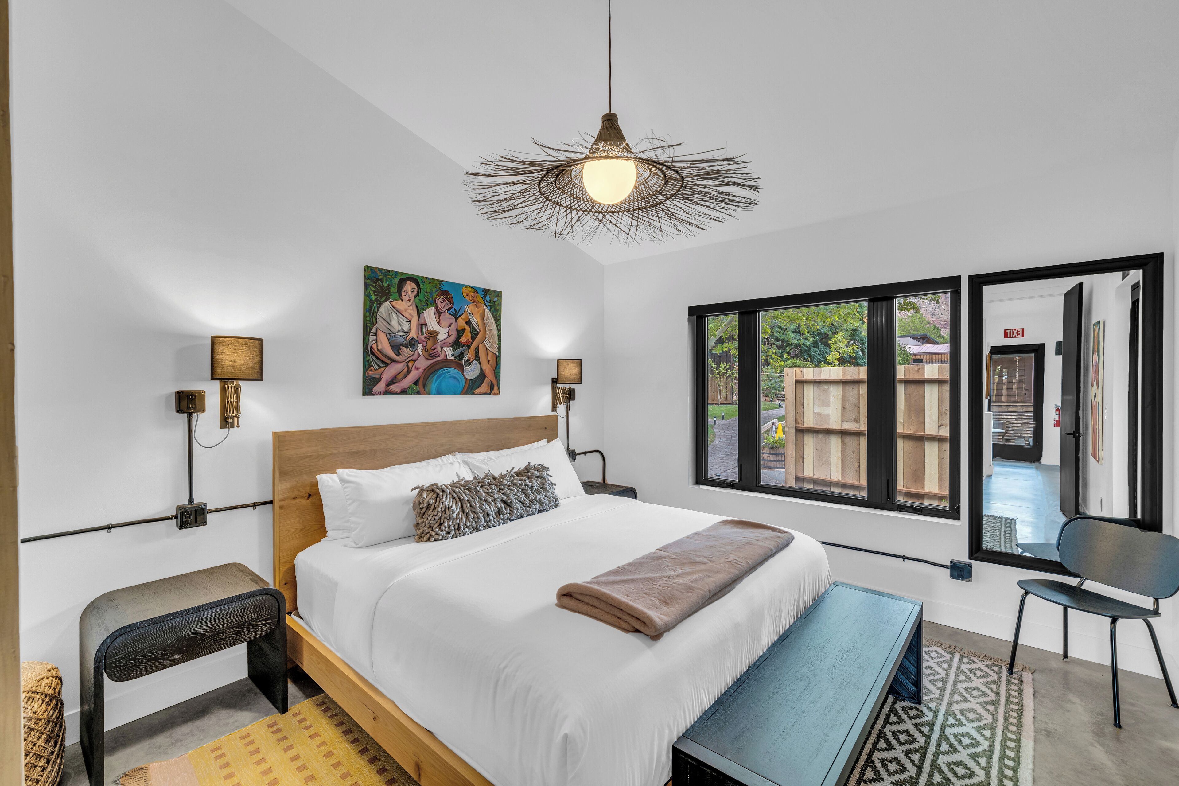 Hypo-allergenic bedding, pillow-top beds, free WiFi, bed sheets