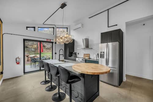 Zion Canyon Casita #4 | Private kitchen | Full-sized fridge, microwave, oven, stovetop