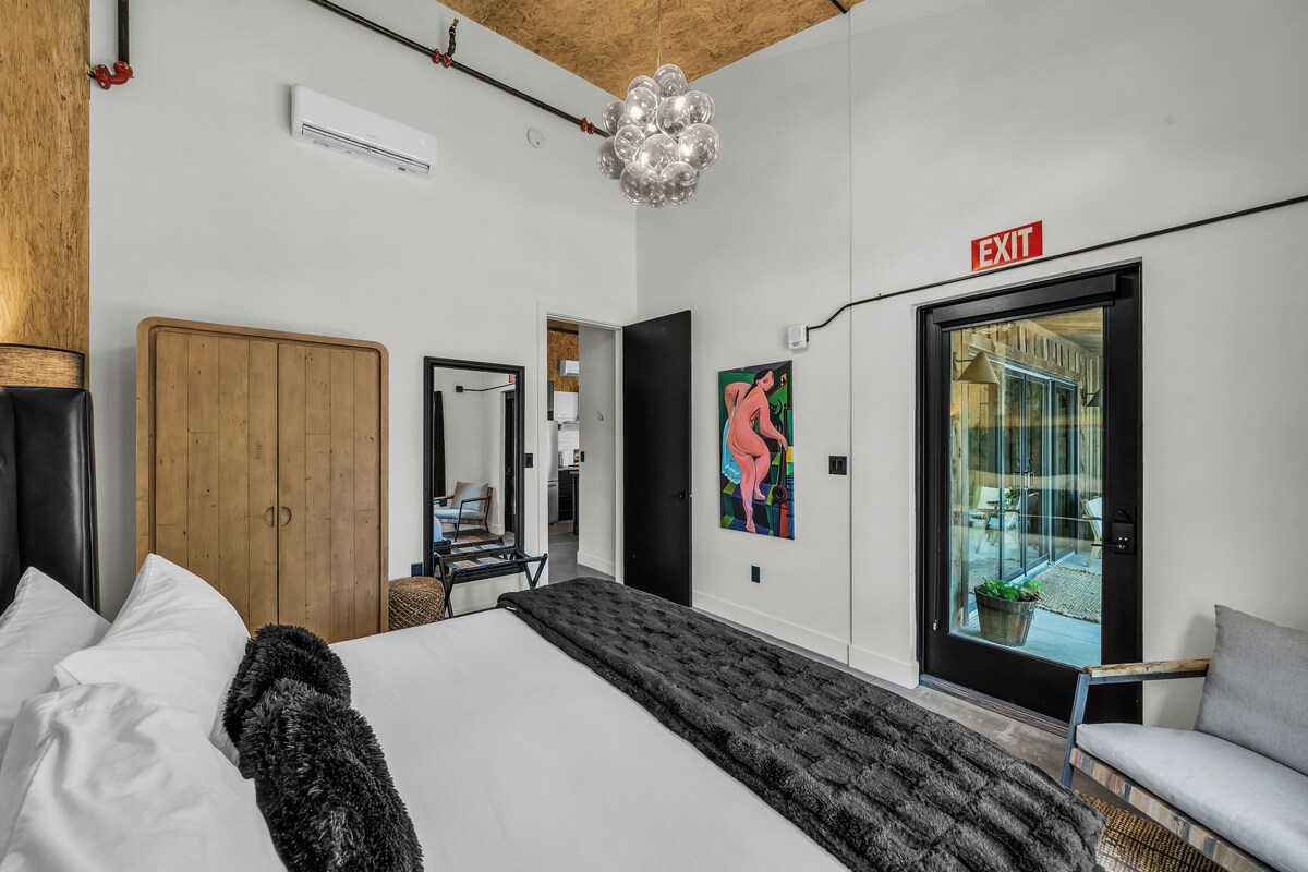 Zion Canyon Casita #2 | Hypo-allergenic bedding, pillow-top beds, free WiFi, bed sheets
