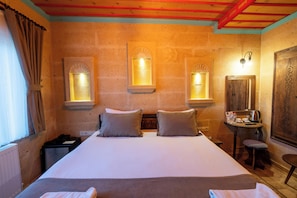 Standard Room | Egyptian cotton sheets, premium bedding, soundproofing, free WiFi - Rustic Caves (Nevsehir)