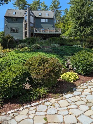 Property grounds - Private Lakehouse Getaway for relaxing and fun! (Weare)