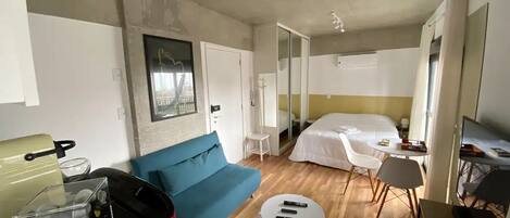 1 bedroom, iron/ironing board, WiFi, bed sheets