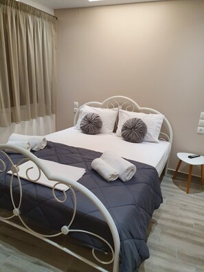 City Apartment | Soundproofing, iron/ironing board, free WiFi - Contemporary Studios Historic Center (Corfu)