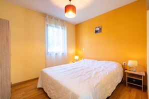 2 chambres, fer et planche à repasser, Wi-Fi gratuit