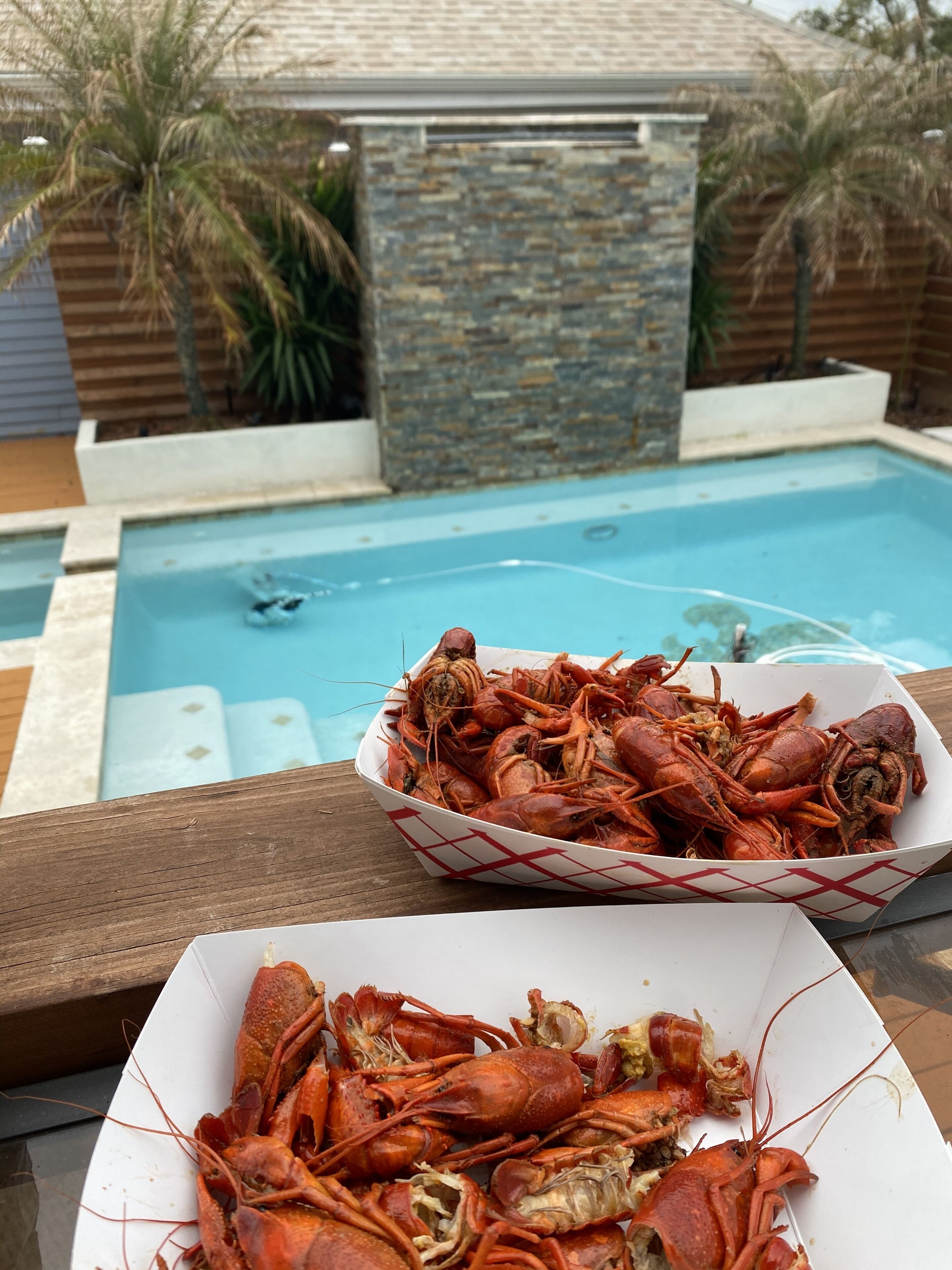 Alberca al aire libre y alberca climatizada