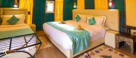 Kahden hengen deluxe-huone (kaksi sänkyä) | Egyptinpuuvillaiset lakanat, ylelliset vuodevaatteet, untuvapeitot