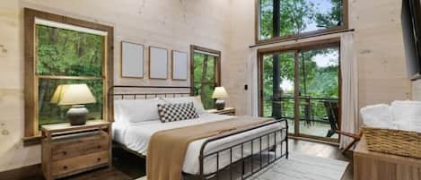 2 Schlafzimmer, Schreibtisch, Bügeleisen/Bügelbrett, Reisekinderbett