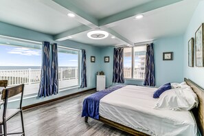 Suite – royal | Sengetøy av topp kvalitet, dundyner og senger med overmadrass