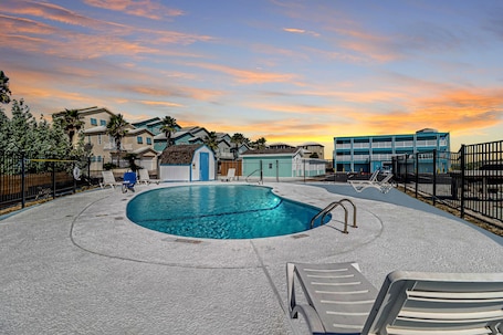 Outdoor pool. Seaside Boutique Hotel