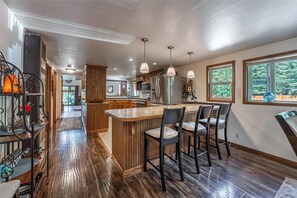 Fridge, microwave, oven, stovetop - Direct River Access/ Minutes to Glacier National! (Hungry Horse)