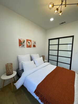 3 bedrooms, in-room safe, iron/ironing board, free WiFi