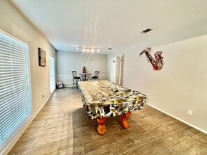 Interior - Univ. City 4-BR • Heated • Furnished • Wi-Fi • W/D • Wi-Fi •Washer/Dryer (Universal City)