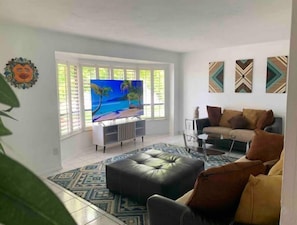 Smart-tv och eldstad