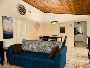 Smart-tv och eldstad