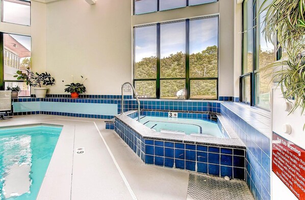 Indendørs pool