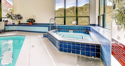 3 Bed 3 Bath Luxury Ski-In/Ski-out Condo Killington Sunrise Village Slopeside