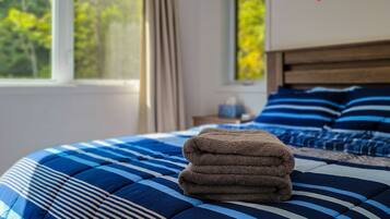 4 chambres, fer et planche à repasser, Wi-Fi gratuit, draps fournis