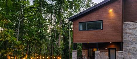 المنشأة من الخارج