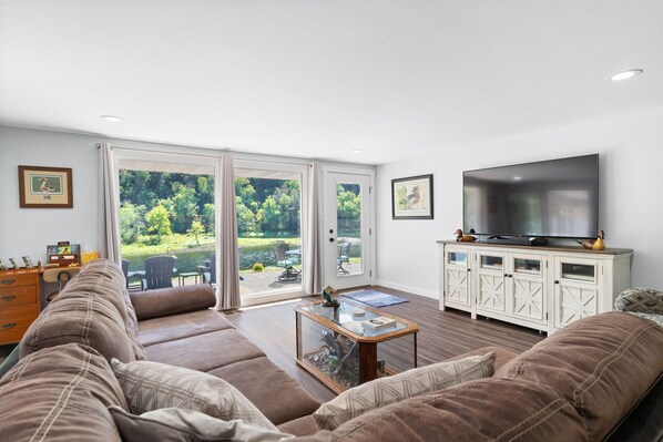 Smart TV, DVD player