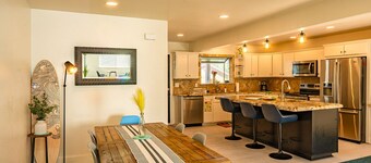 Modern Coast Escape |Hot Tub & Games |Near Beach