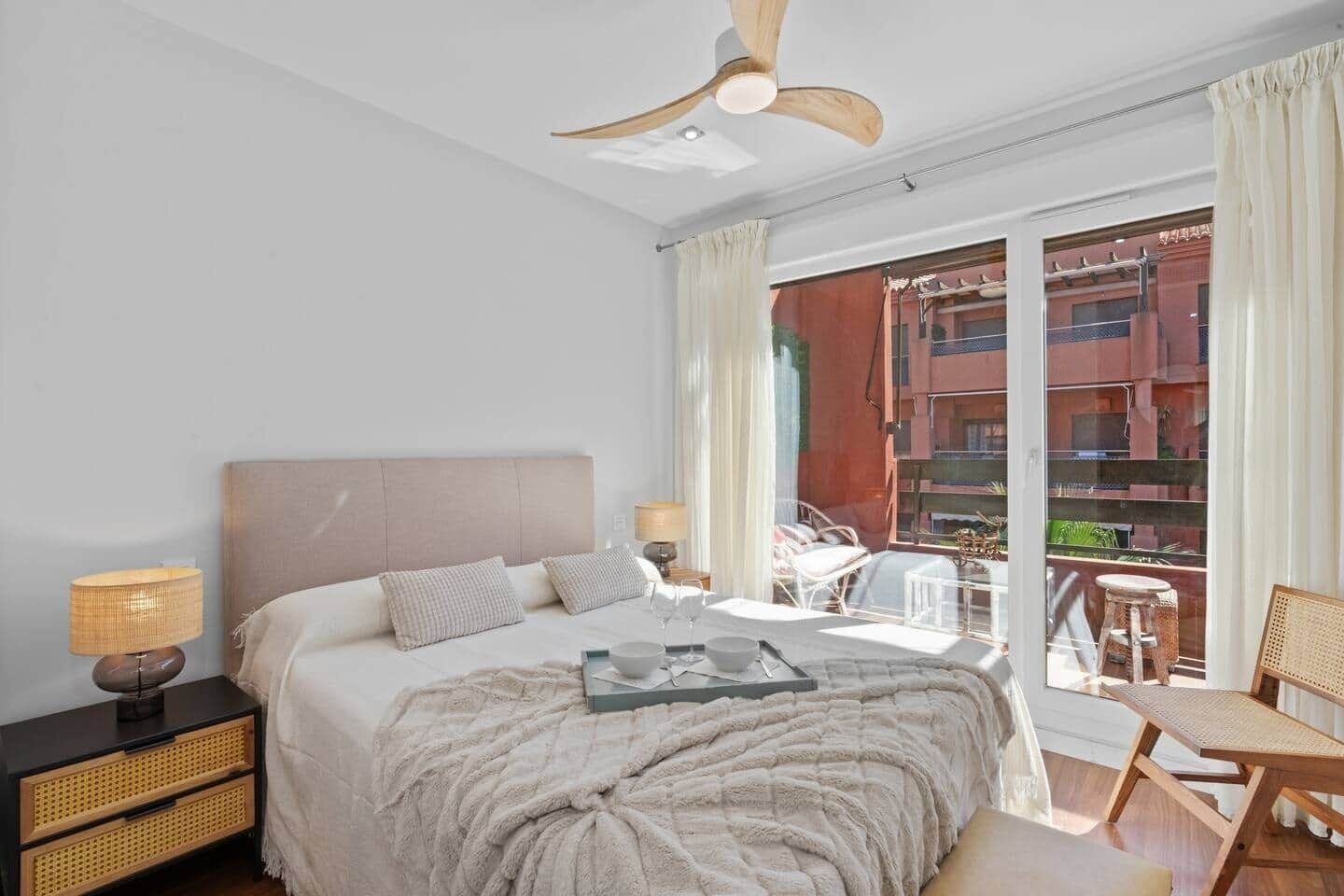 3 habitaciones, tabla de planchar con plancha y wifi gratis 