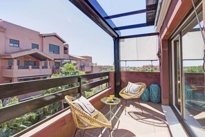 Property grounds - Comeback Me & Mrs. Jones (AN)