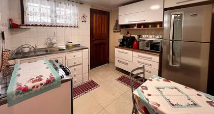 Chalé Aconchegante de 3 Quartos a 5 min Centrinho Turístico