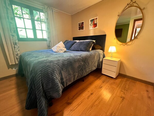 3 bedrooms, iron/ironing board, free WiFi, bed sheets