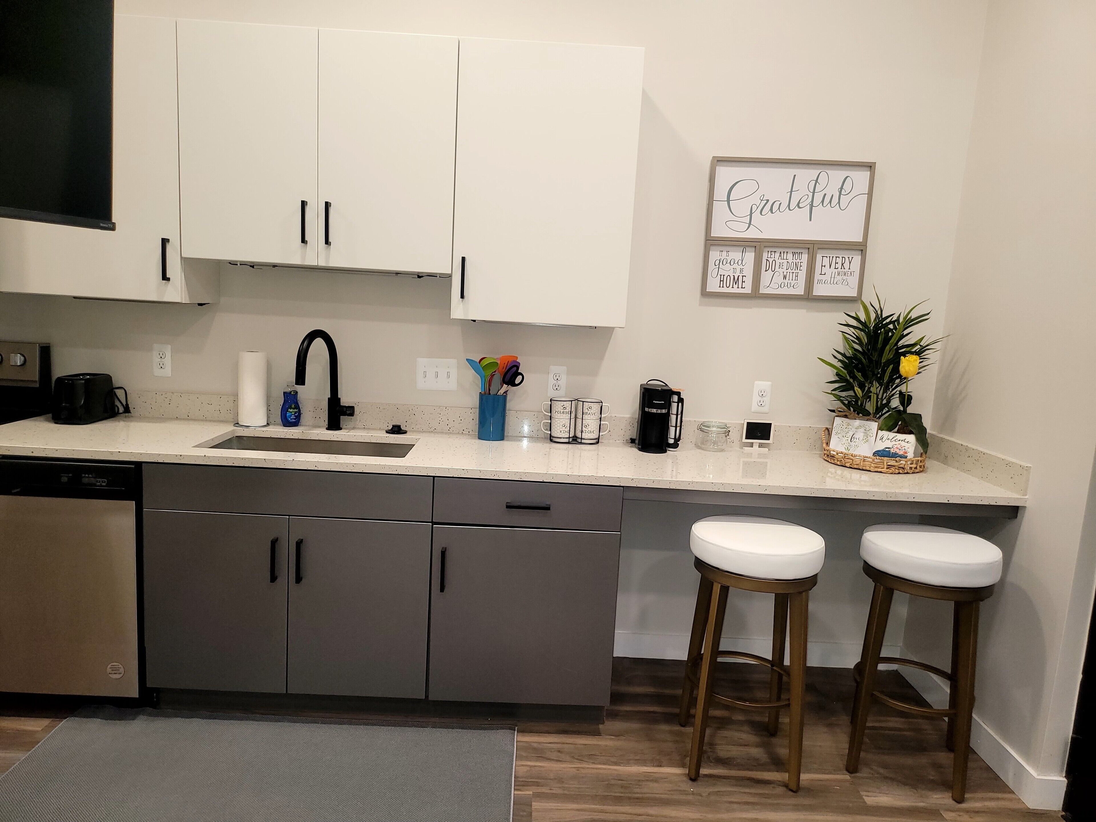 冰箱、微  波炉、烤箱、炉灶