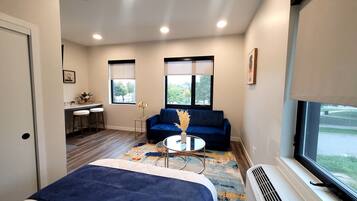 Iron/ironing board, free WiFi, bed sheets