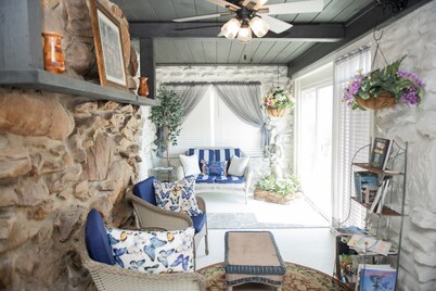 Beautiful Historic Home overlooking Downtown/BOK