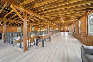 Interior - Lakeside Barn Estate- 3 Cozy Homes+Pool+Hot Tub! (Liberty)