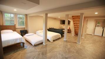 10 bedrooms, desk, travel crib, free WiFi